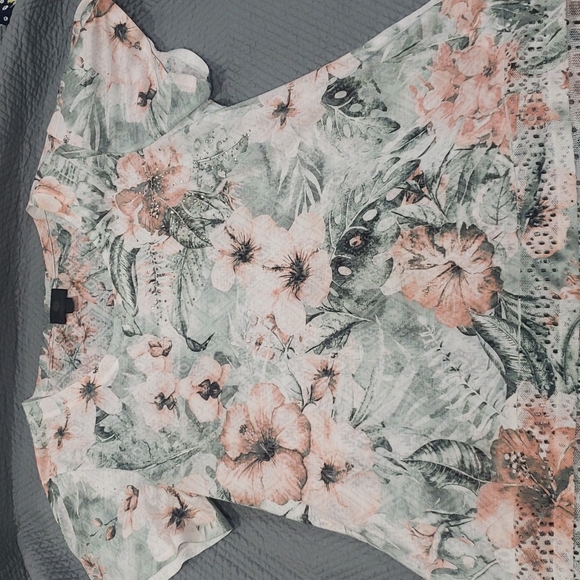 Top - Picture 9 of 12